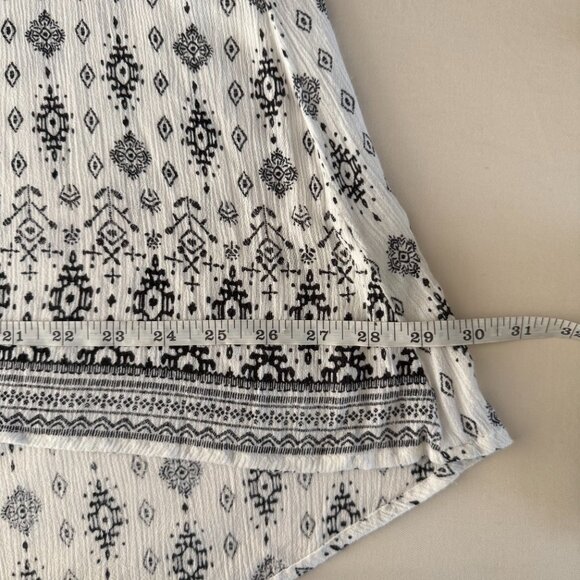 En Cream Black White Aztec Print Button Front Henley Hi-Low Hem Tunic Top Size M - Picture 8 of 10